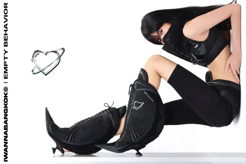 EMPTY BEHAVIOR × IWANNABANGKOK 推出全新联名款 GYM BOOTS