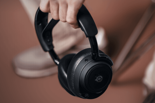 SteelSeries 发布品牌首款奢华级电竞耳机「Arctis Nova Elite」