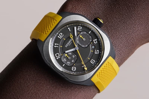 Hermès H08 Chronograph Jaune de Naples 以碳纤复合材表壳登场