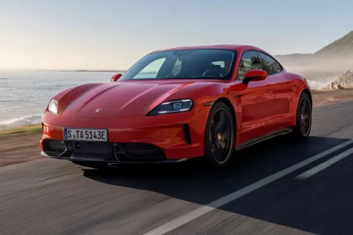 保时捷 Porsche 否认将于 2030 年前停产 Taycan 的传闻