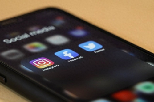 Meta 和 TikTok 将遵守澳大利亚对 16 岁以下用户的社交媒体禁令