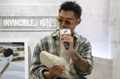 INVINCIBLE® × MADNESS × ASICS 三方联名于 ASICS 上海旗舰店率先发售