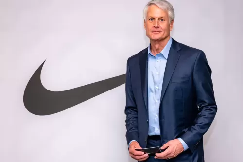 当 Nike CEO 一年的薪酬有多少钱？