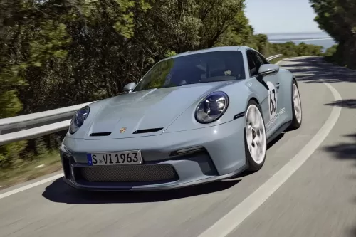 保时捷 Porsche 全球限量 1,963 辆最新车型 911 S/T 正式发表