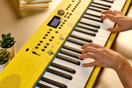 Roland 联同 Illumination 推出《Minions》主题 GO:KEYS 3 键盘