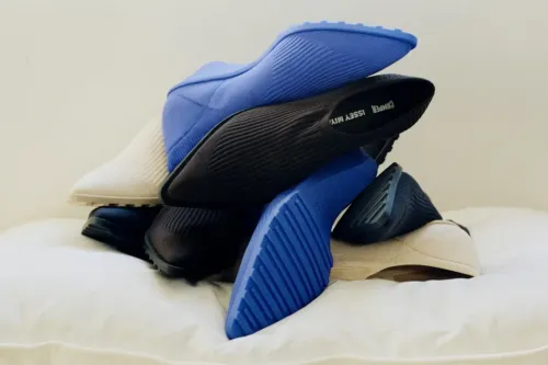 Camper 携手 ISSEY MIYAKE 推出全新袜靴设计「Anna」