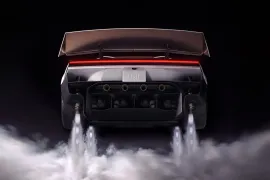 特斯拉 Tesla 正式展示能悬浮飞行的第二代 Roadster