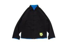 WTAPS 与 Shanghai Tang 首度推出联乘系列