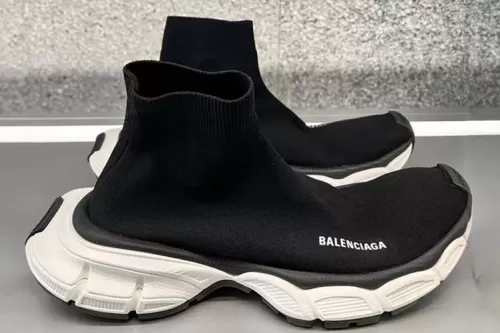 Balenciaga 曝光 Speed Trainer 外观结合 3XL Trainer 大底改版鞋款