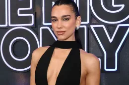 Samsung 三星电子要求驳回 Dua Lipa 索偿 1,500 万美元的肖像侵权诉讼