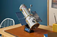 LEGO Icons 推出 1,252 件 Hubble Space Telescope 展示模型致敬经典太空望远镜