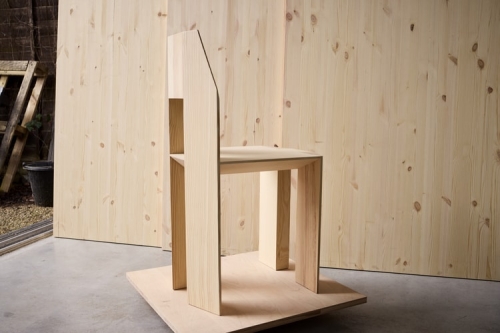 Max Lamb 全新「Min Chair」：一张椅，物料用到尽
