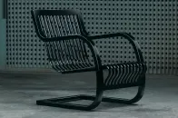 WILDSIDE Yohji Yamamoto 联手 Mitsukoshi Seisakusho，以漆黑重塑 1937 年经典「Bamboo Chair」