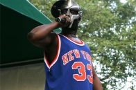MF DOOM 遗产管理方携手 New York Knicks 推出历史性联名