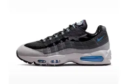 Nike Air Max 95「Black/Grey Fog」配色鞋款登场，加入 Football 蓝色点缀细节