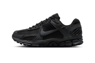 低调却耀眼：Nike Zoom Vomero 5「Black Reflective」鞋款即将登场