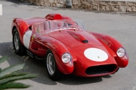 F1 车神 Charles Leclerc 开住价值 1,200 万美元 Ferrari 250 Testa Rossa 型爆离场做结婚花车