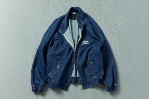 FREAK'S STORE 携手 UMBRO SS26 推出球场级丹宁联乘外套