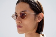 AURALEE 推出 2026 春夏极简太阳眼镜新系列