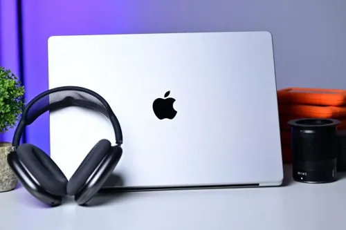 传苹果 OLED 屏 MacBook 或搭载 M5 Ultra 芯片,但实际落地可能性存疑