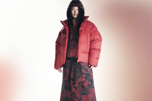 Y-3 2025 秋冬 Running 系列率先亮相——喷染渐变 × 手绘条纹演绎性能美学