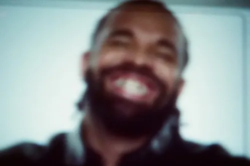 Drake 全新视觉企划《FOMO》将于 10 月 1 日正式登陆流媒体平台