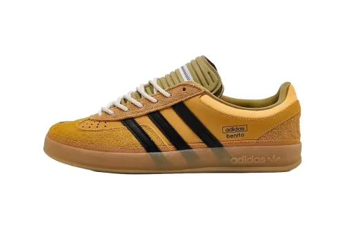 率先预览 Bad Bunny × adidas Gazelle Indoor「Solar Gold」鞋款官方图片