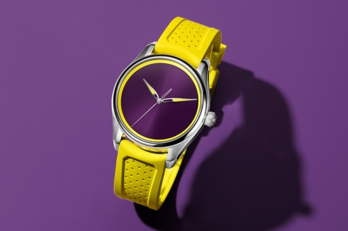 H. Moser & Cie. 以夏日活力点亮 Pioneer Centre Seconds Sun Berry