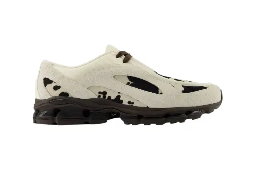New Balance 1890A「Cowprint」以斑点毛皮包覆乐福鞋轮廓，将于 9 月登场