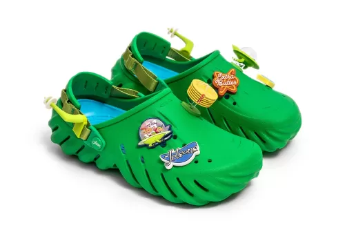 纽约店铺 Extra Butter 携手 Crocs、经典卡通《THE JETSONS》推出全新联名鞋款
