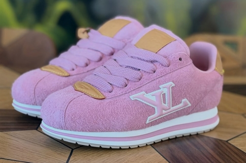 近赏 J-Hope 全新 Louis Vuitton LV BUTTERSOFT 球鞋