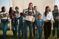 Polo Ralph Lauren × TÓPA：保育 Northern Plains 原住民传统的跨文化联名