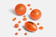 A24 推出橙色《Marty Supreme》全套运动用品系列