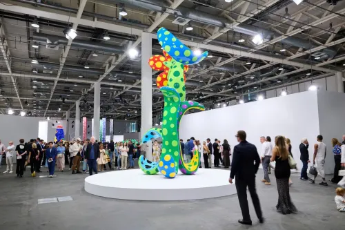 Art Basel 2026：把「发现惊喜」重新带回博览会现场