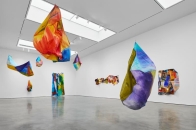 Sam Gilliam「STITCHED」：在限制中诞生的艺术
