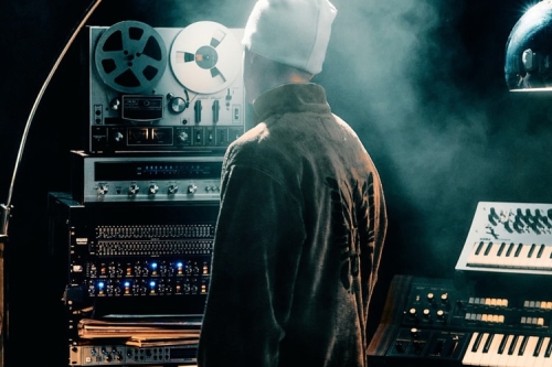 OVO 携手 NEEDLES 全新联名胶囊系列将于本周登场