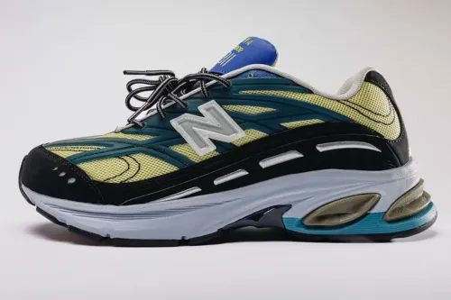 New Balance 与 Baklava 正式发布全新 2811 Signature Series Volume 1 鞋款