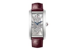 Cartier 首度为 Tank Américaine 推出镂空设计，搭载全新 1988 MC 机芯