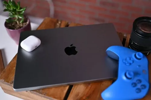 传闻已久的全屏折叠 MacBook Pro 项目或已遭苹果搁置