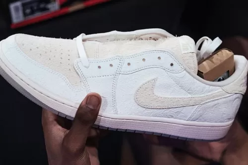 Chris Paul × Air Jordan 1 Low OG 联名鞋款率先曝光