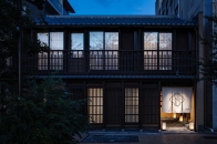 Studio Aluc 改造百年京都町家，打造成静谧 Nazuna Ryokan 旅宿