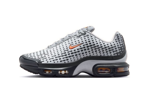 Nike 为 Air Max Plus VII「Smoke Grey」鞋款注入炽热「Hot Curry」点缀