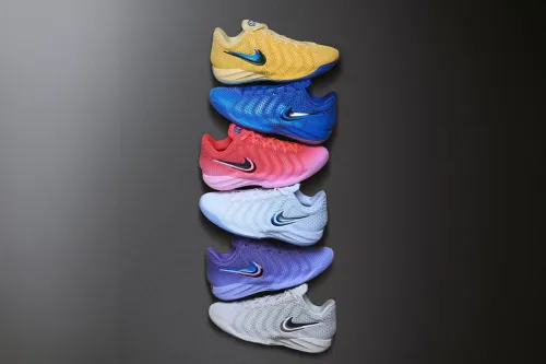 Nike 正式发布 Caitlin Clark 首个 Caitlin 1 签名鞋及服饰系列