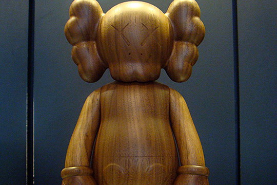 Original Fake KAWS Companion Karimoku 原木公仔