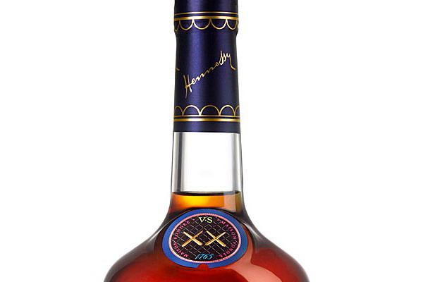 KAWS × Hennessy VS Cognac Bottle 限量瓶身