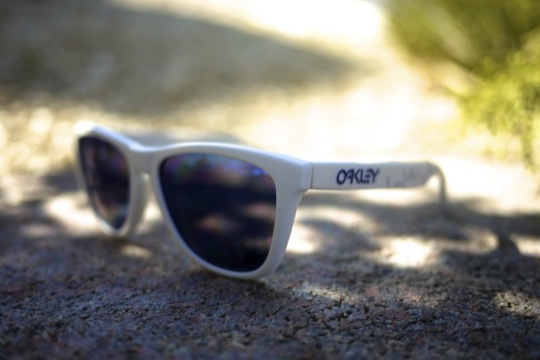 Oakley Frogskins – B-1B Grip Edition 限定款太阳眼镜