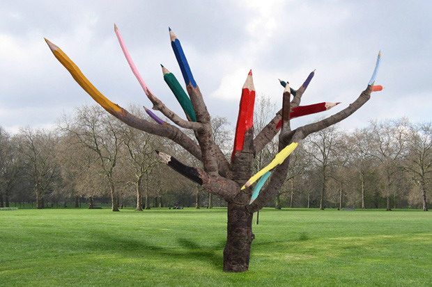 艺术家 Dave Rittinger 推出 Color Pencil Tree 结合自然艺术作品