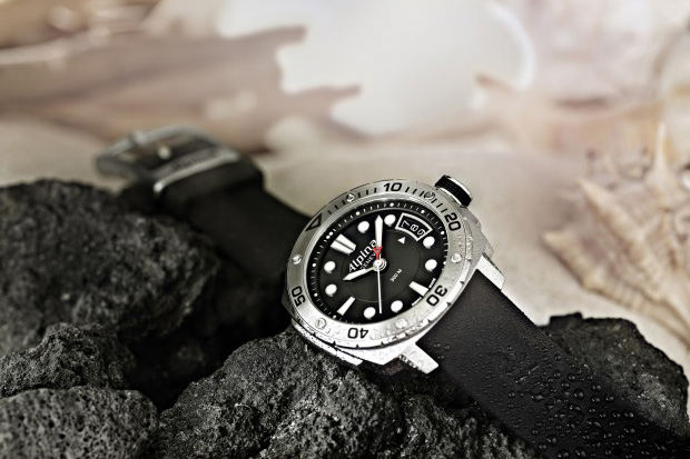 Alpina Midsize Diver Watch 高端潜水手表