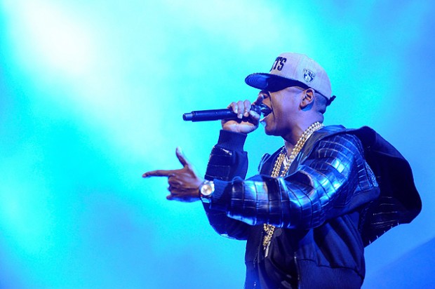 Jay-Z 穿上 Calvin Klein Alligator Hoodie 鳄鱼皮革连帽外套于 Barclays Center 展开一连八场演唱会