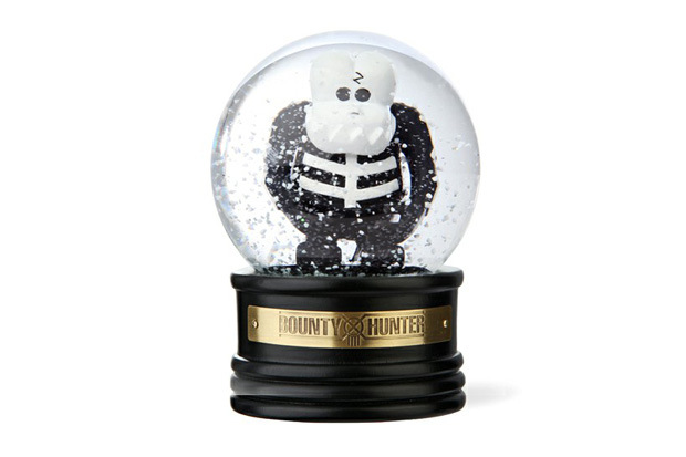 Bounty Hunter 2012 Skull-Kun Snow Dome 冬季骷髅设计雪花水晶球摆设